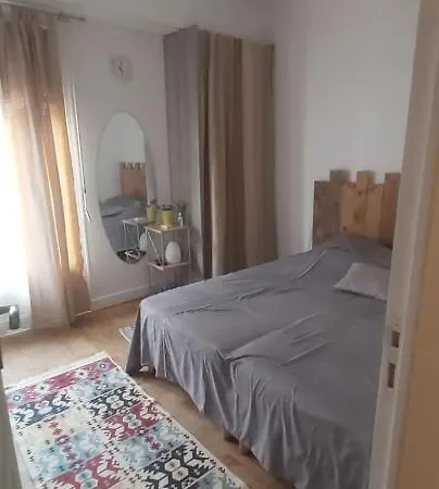 Daire Welcome In Nice! Private Room, Own Bathroom
